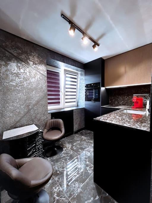 Black Pearl Luxury Apartment ベンツピルス エクステリア 写真